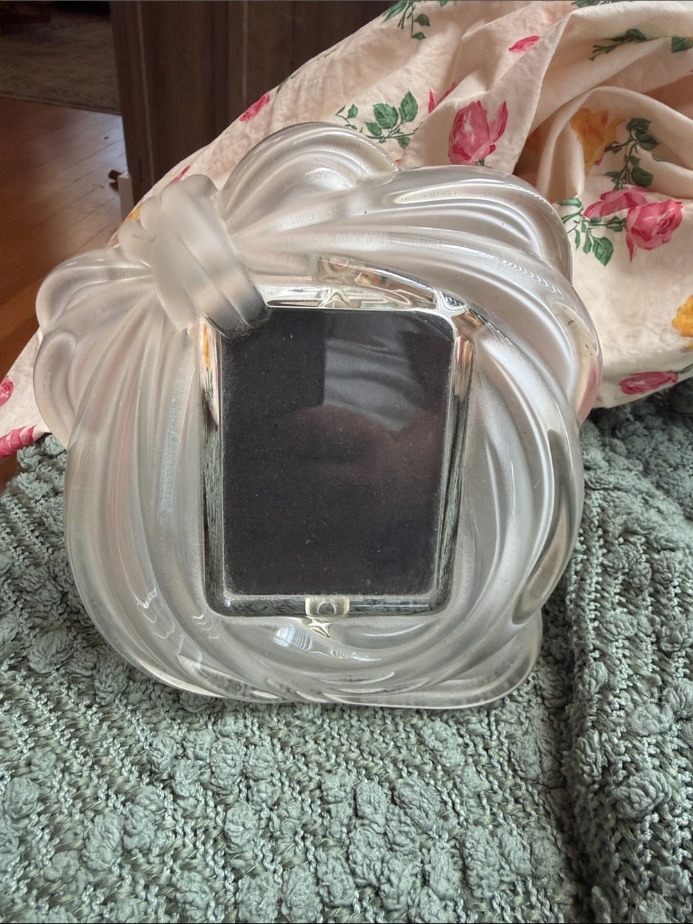 Decorative frame Mikasa love knot